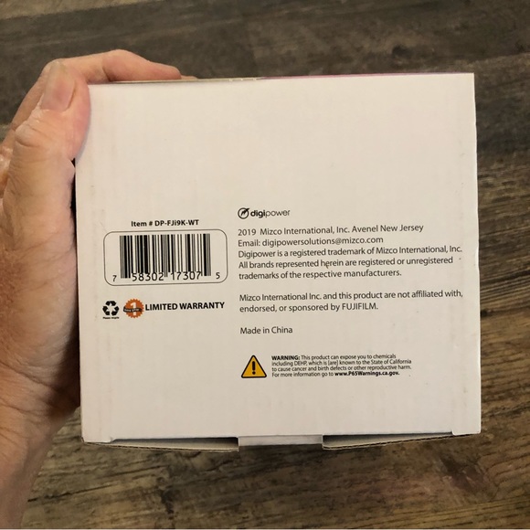 Digipower  Instant Camera Accessory KIT never used - Picture 6 of 9